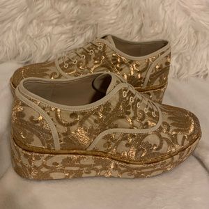 Women’s Tory Burch Gold Arden Platform shoes 6.5